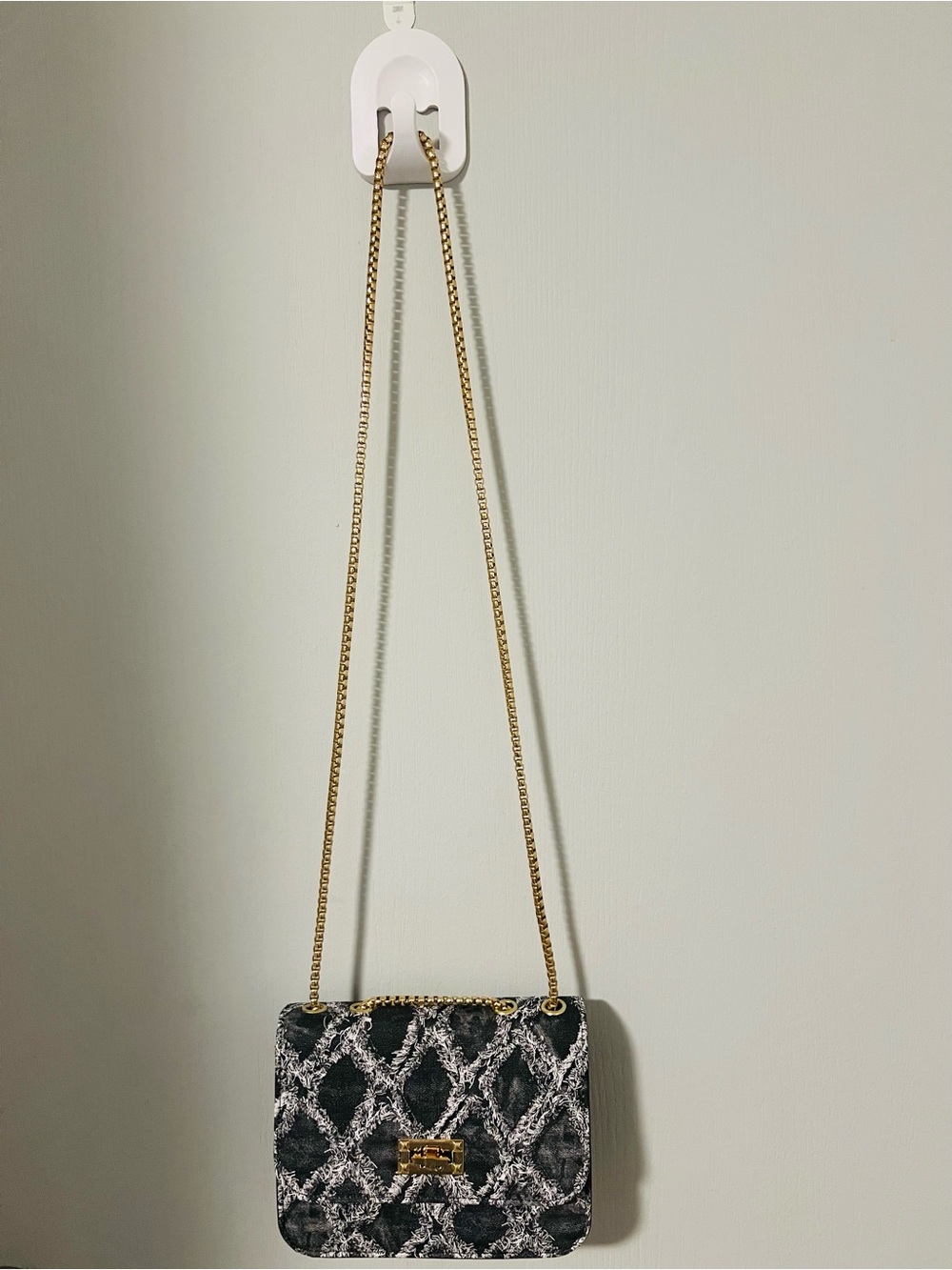 🆕 Black and Gray Chain-Shoulder Bag